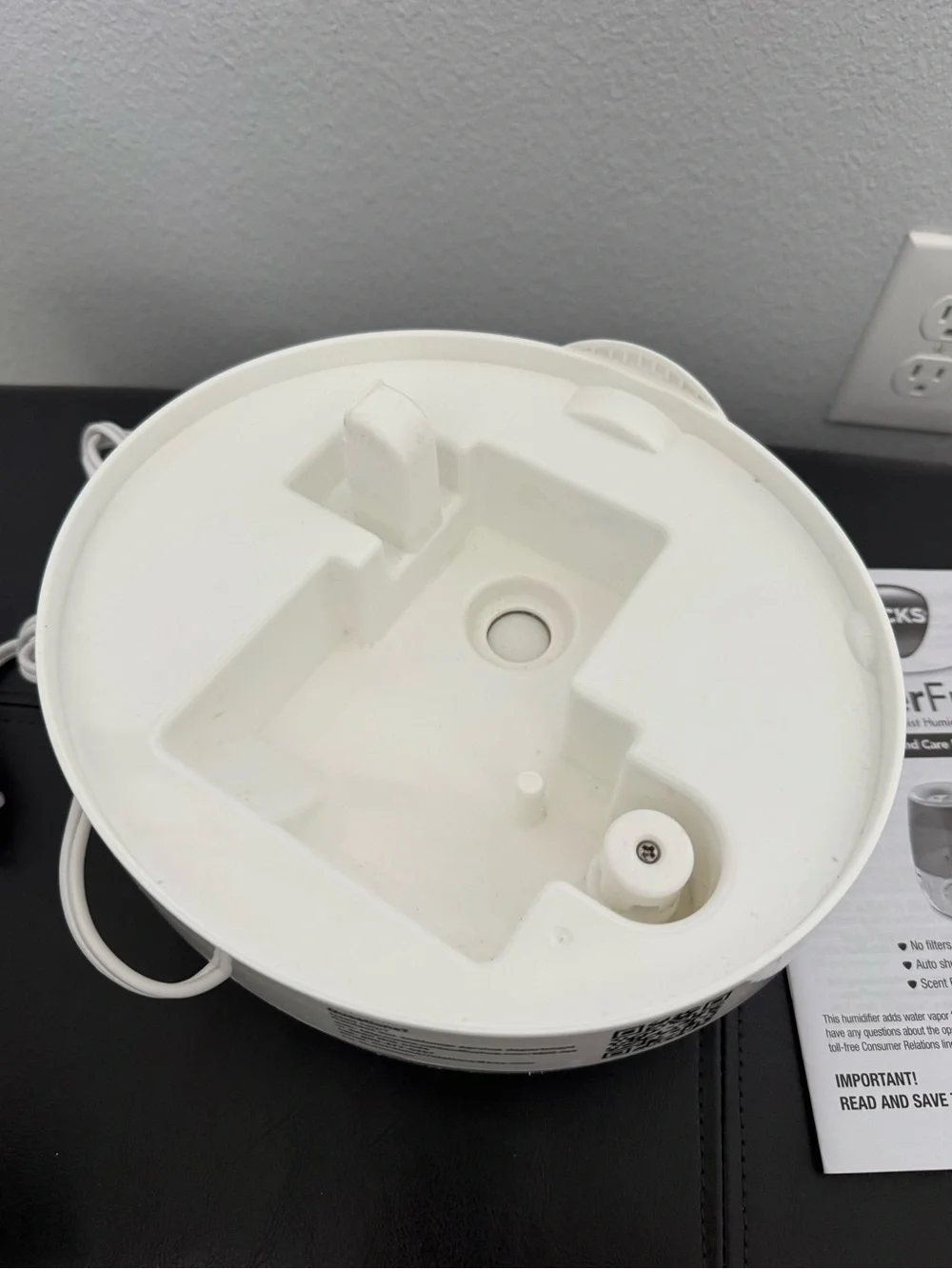Vicks V4600 Cool Mist Humidifier.